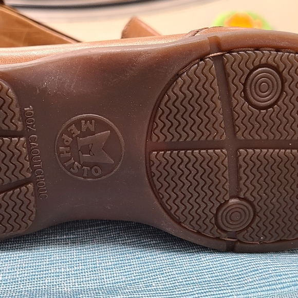 Shoe's - Picture 5 of 5